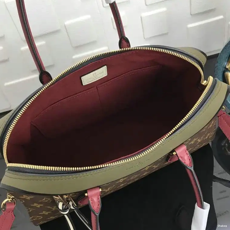 LV Bags 19T1L0332 0710